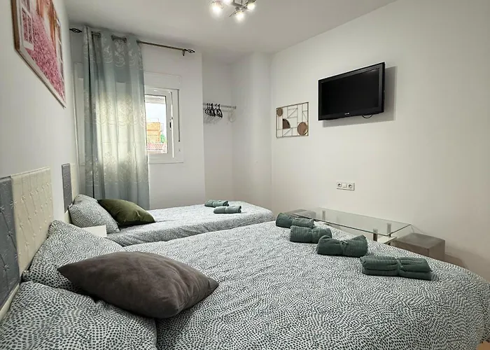 Habitacion Triple Con Bano Compartido Lovely Sevilla