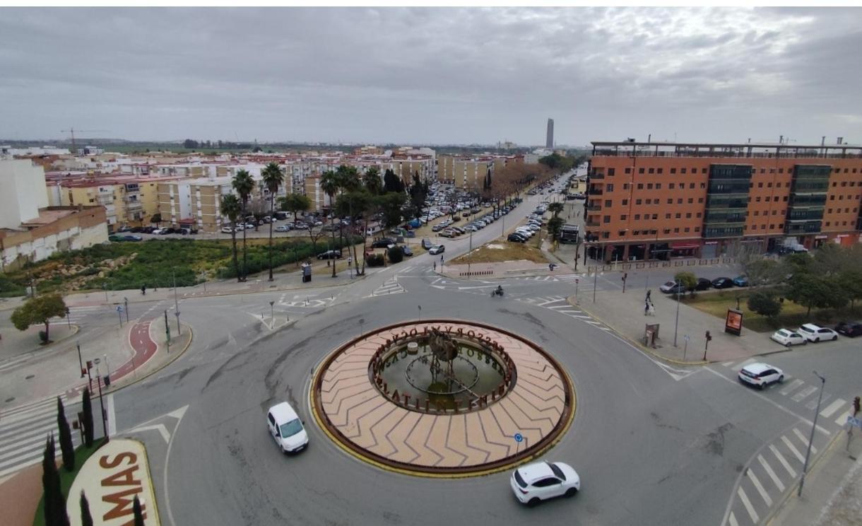 Triple Con Bano Compartido Lovely Sevilla *